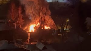 Вести. Урал Крупный пожар вспыхнул рано утром в Екатеринбурге