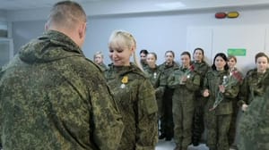 Новости Участвующие в СВО военные врачи и медсестры получили награды