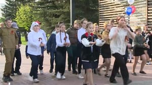 Вести. Марий Эл В Йошкар-Оле волонтёры школы №29 провели творческий фестиваль "За Победу"