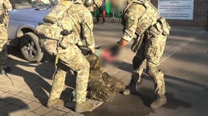 Новости В ДНР задержали подозреваемых в незаконной продажи оружия и боеприпасов