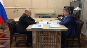Вести Премьер обсудил с главой Росавтодора планы по строительству дорог
