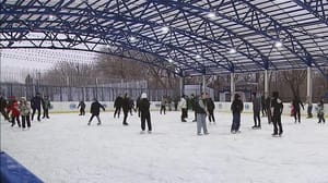 Вести-Москва Как заливают столичные катки