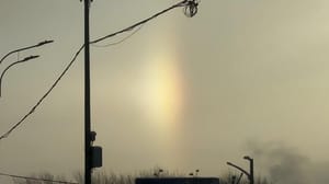 Погода 24 Редчайшую зимнюю радугу сняли в небе над Москвой