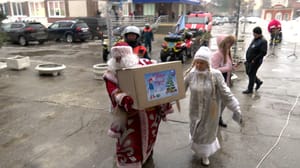 Вести Ульяновск Сотрудники МЧС устроили праздник для ребят, которые проходят лечение в детской областной больнице