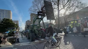 Новости Работники сельского хозяйства устраивают массовые акции по всему ЕС