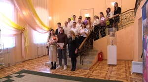 Вести – Амурская область Помолвку влюбленной пары организовали в благовещенском загсе