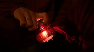 Новости - В Петербурге прошла траурная акция на Дворцовой площади
