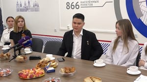 Вести-Чита Герой России Балдан Цыдыпов провел встречу с забайкальскими школьниками и студентами