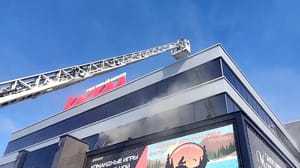 Новости Женщина погибла во время пожара в ТЦ в Магнитогорске