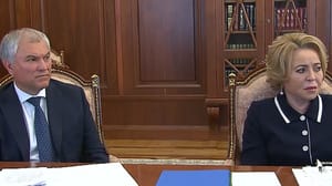 Вести. Саратов Владимир Путин провел рабочую встречу с Вячеславом Володиным и Валентиной Матвиенко