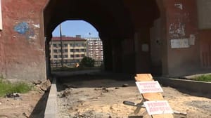 Вести. Марий Эл Во дворе рядом с новой школой в Йошкар-Оле ремонтируют дороги и тротуары