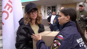 Наше время. Интерактивный канал Зачем публичные персоны едут в Донбасс?