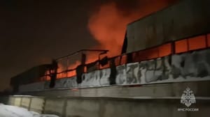 Новости МЧС показало кадры с места крупного пожара в Рузе
