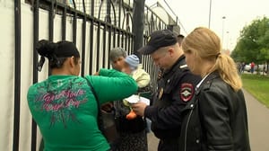 Вести. Дежурная часть Мафия нищих взяла на прицел посетителей ТРЦ