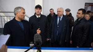 Вести. Саратов Вячеслав Володин в ходе рабочей поездки посетил Энгельс, где завершено строительство ледового дворца