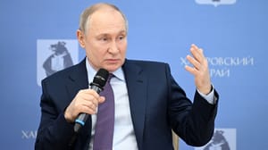 Наше время. Интерактивный канал Продолжение поездки Владимира Путина по Дальнему Востоку. Хабаровск. Встреча с предпринимателями ДФО