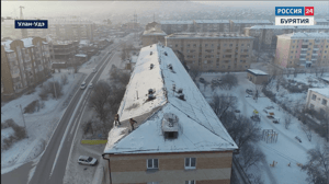 Вести. Бурятия В Улан-Удэ крыши домов очищают от снега