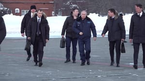 Вести в 20:00 Насыщенный день Путина: из-за штурвала Ту-160М – за руль "КамАЗа"
