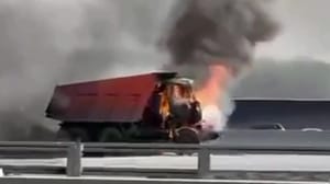 Новости Горящие на МКАД машины сняли на видео