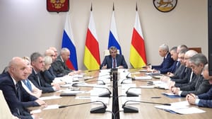 Вести. Алания Аппаратное совещание: эпидобстановка, завершение отопительного сезона, скопление большегрузного траснспорта