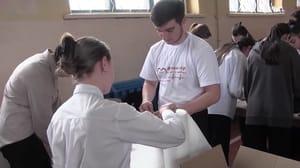 Вести. Аланийы хабæрттæ Сæрмагонд æфсæддон операцийы архайджытæн баххуыс кæнынæн патриотон акци арæзт æрцыд Мæздæджы 5-æм скъолайы