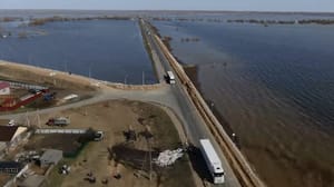Новости У тюменского села Абатское продолжает прибывать вода в Ишиме