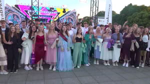 Неделя в городе В школах Москвы и Подмосковья отгремели выпускные вечера