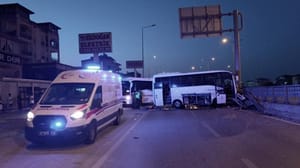 Новости В ДТП с автобусом в Анталье погиб водитель, туристы пострадали