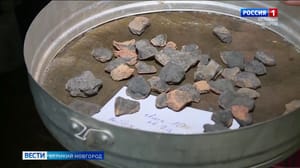 Вести. Великий Новгород Археологи исследуют средневековый ремесленный ювелирный комплекс на Рюриковом городище возле Великого Новгорода