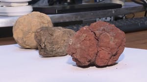 Новости культуры Археологи обнаружили ядра от метательных монгольских орудий XIII века