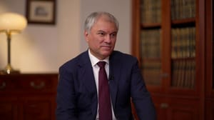В кадре с Натальей Литовко Вячеслав Володин: чувство долга ведет политиков к консолидации