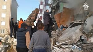 ЧП Жертвами обрушения дома на Сахалине стали семь человек, троих ищут