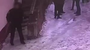 Новости Ранение полицейского в Вятских Полянах попало на видео
