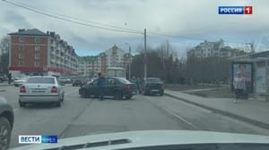 Вести. Орел На улице Розы Люксембург в Орле случилось ДТП