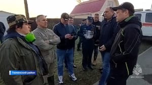Вести. Регион-Тюмень - Губернатор Тюменской области встретился с жителями пострадавшей от огня Салаирки