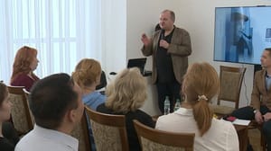 Вести. Марий Эл На открытие фестиваля кино «Движение по вертикали» в Йошкар-Олу приехал актёр Борис Каморзин