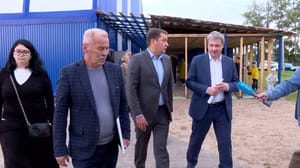 Вести Поморья Глава Поморья посетил архангельскую спортивную школу "Искра"