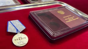 Вести. Урал В Екатеринбурге в окружном госпитале наградили участников СВО