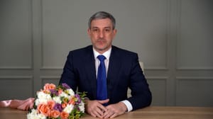 Вести – Амурская область Губернатор Василий Орлов поздравил амурчанок с 8 Марта