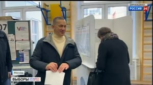 Вести-Биробиджан Юрий Трутнев принял участие в голосовании и обратился к жителям Дальнего Востока