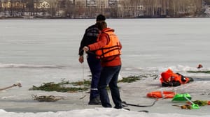 Вести. Урал В Нижнем Тагиле провели специальную тренировку на льду