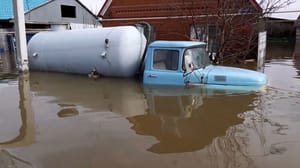 Вести в 20:00 Уровень реки Урал в районе Оренбурга резко поднялся