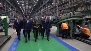 Вести в 20:00 Шойгу осмотрел производство танков и тяжелых огнеметов