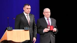 Вести. Марий Эл 34 отличившихся работника местного самоуправления получили награды от Главы Марий Эл