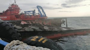 Новости У берегов Сахалина продолжается спасательная операция