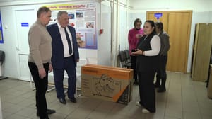 Россия 24. Чита Марафон «Добрых дел»: депутат Госдумы Александр Скачков передал в краевую детскую клиническую больницу два телевизора