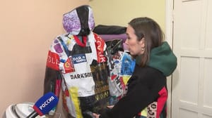 Drive. A resident of the Chelyabinsk region sews clothes from garbage bags