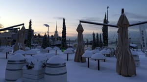 Вести Сочи С дорог и тротуаров в Сочи за сутки вывезли более 120 тонн снега