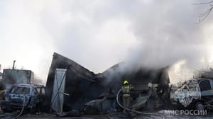 Вести. Регион-Тюмень Два автомобиля сгорели при пожаре в Тюмени