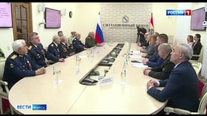 Вести-Курск Губернатор Роман Старовойт вручил медали ветеранам к юбилею Победы в Курской битве